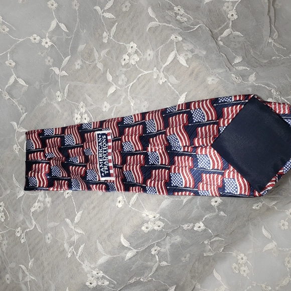 Vintage Imported Silk Tie, American Flag. - Picture 6 of 7